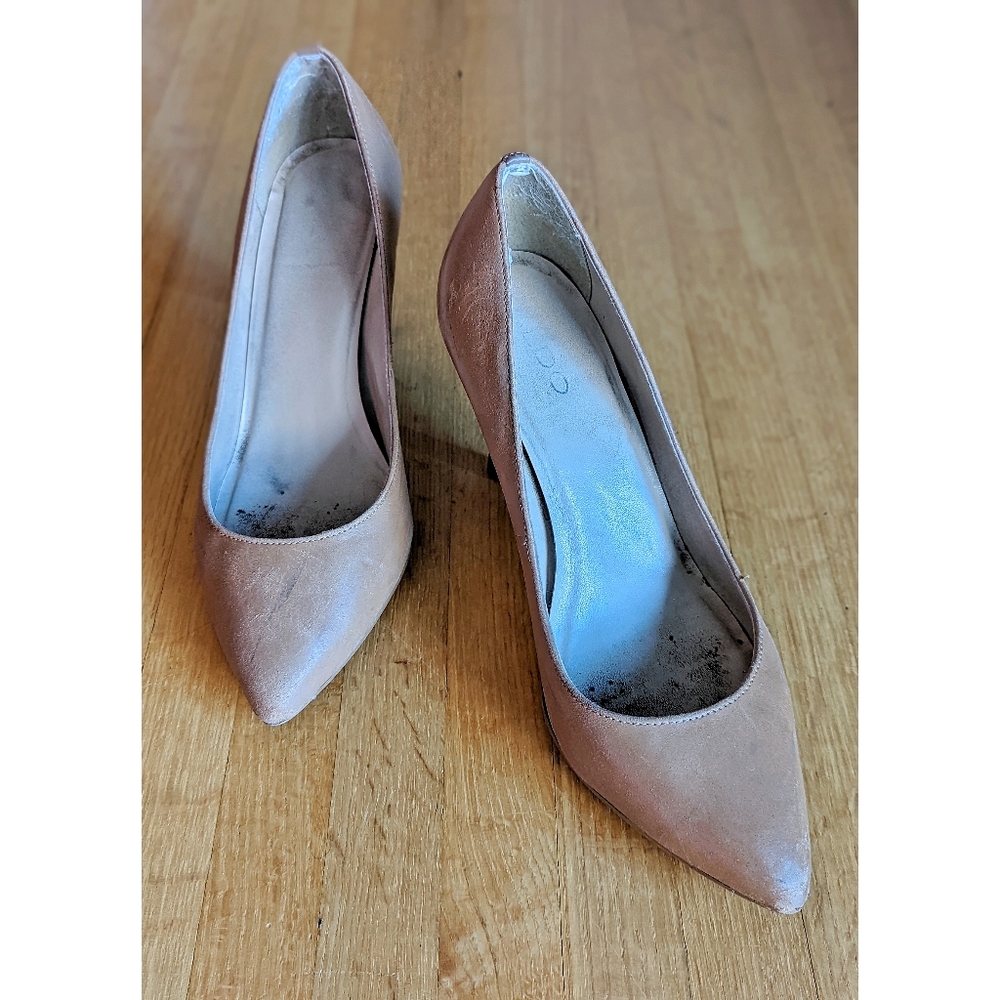 Caramel heels
